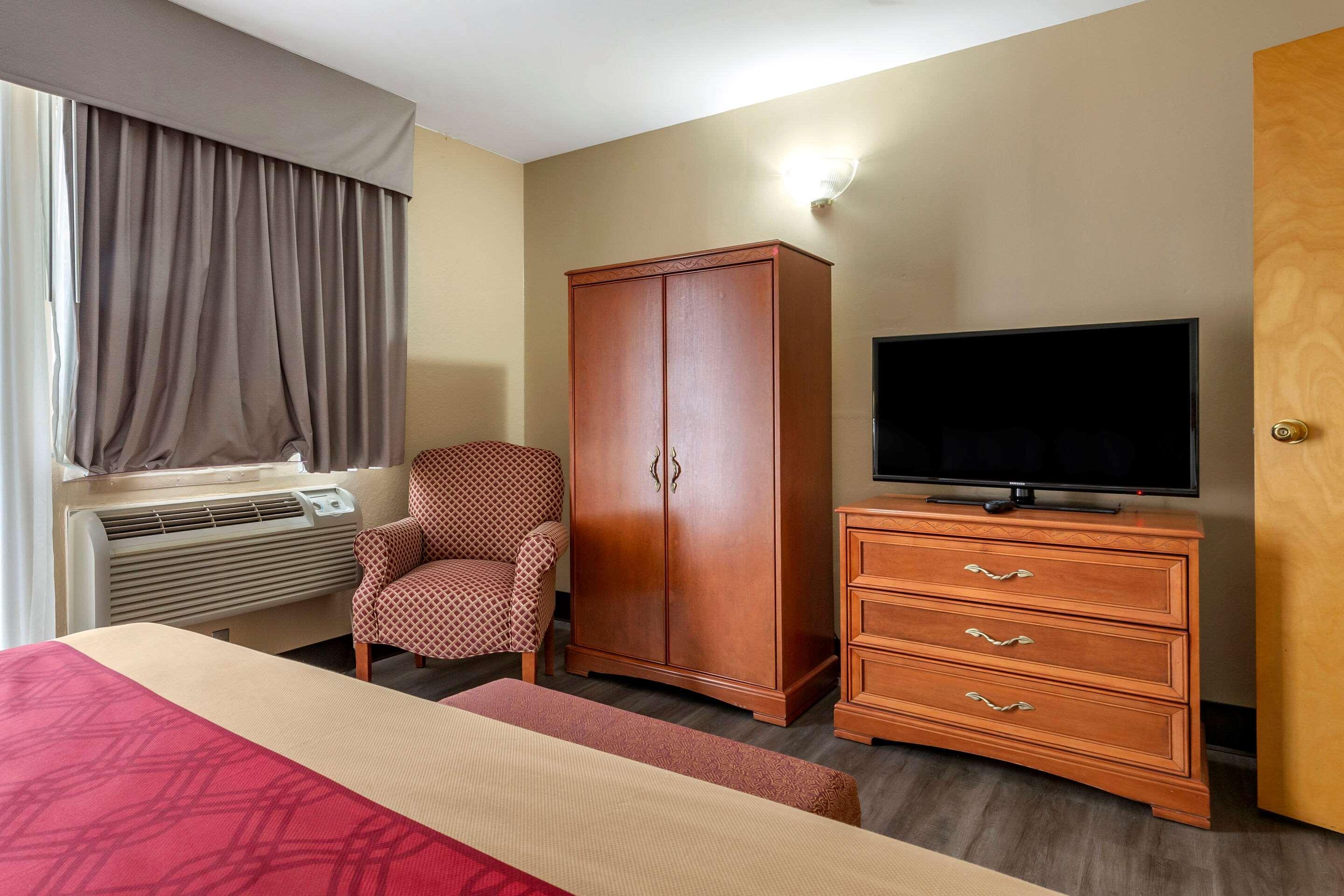 Econo Lodge & Suites Southern Pines Zewnętrze zdjęcie