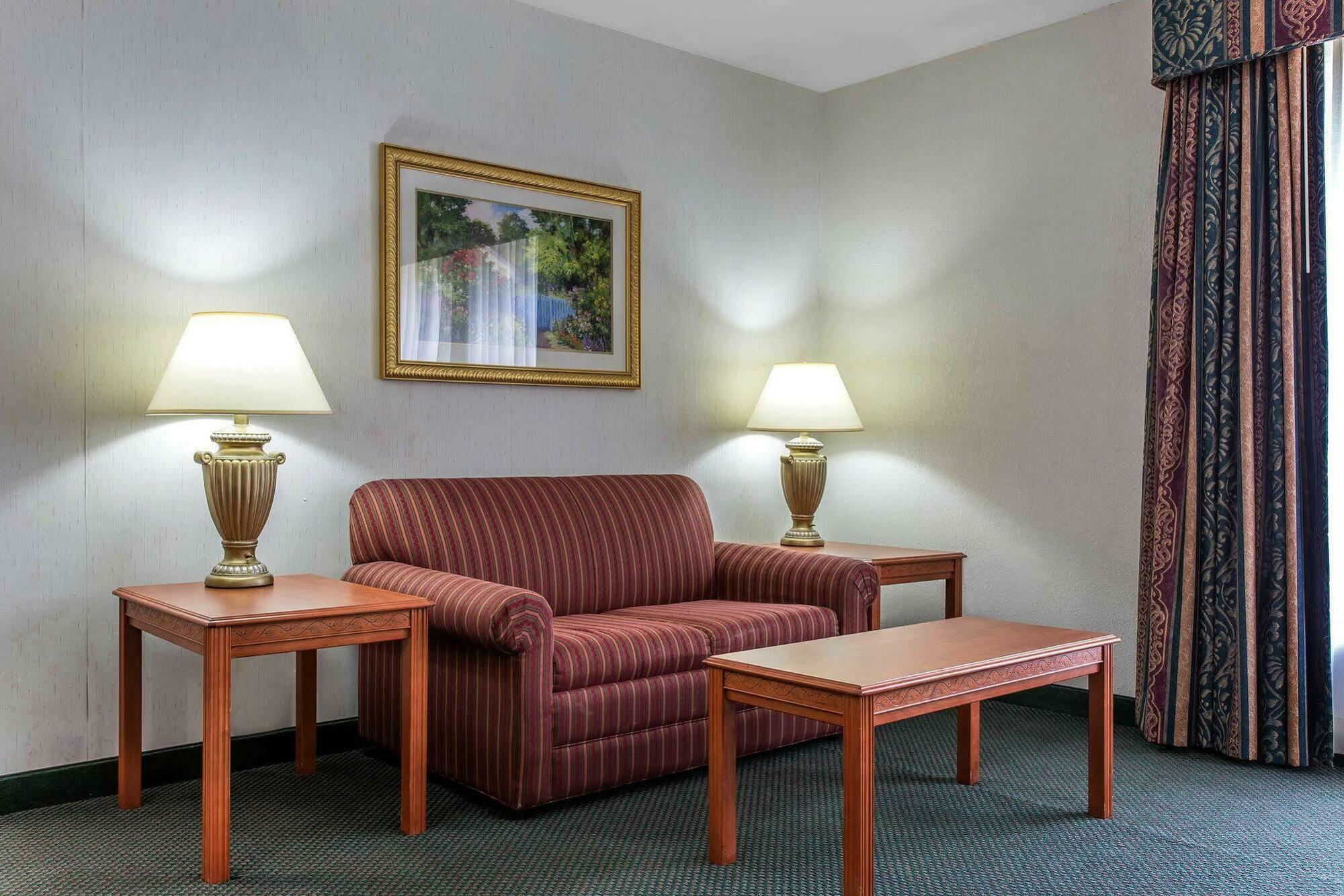 Econo Lodge & Suites Southern Pines Zewnętrze zdjęcie